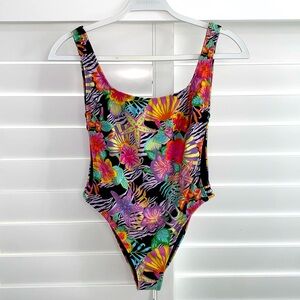Kenny Flowers European style watercolors floral print swimsuit